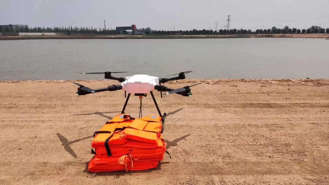 蜂巢航宇無人機(jī)參加2022年河南省應(yīng)急管理系統(tǒng)防汛緊要期綜合演練